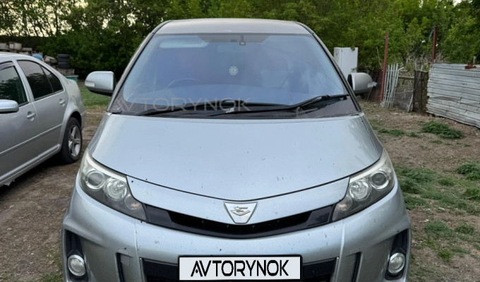 Toyota Estima 2008 года