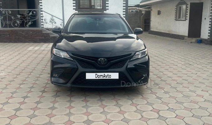 Toyota Camry 2020 года