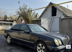 Mercedes-Benz E-Класс 1996 года