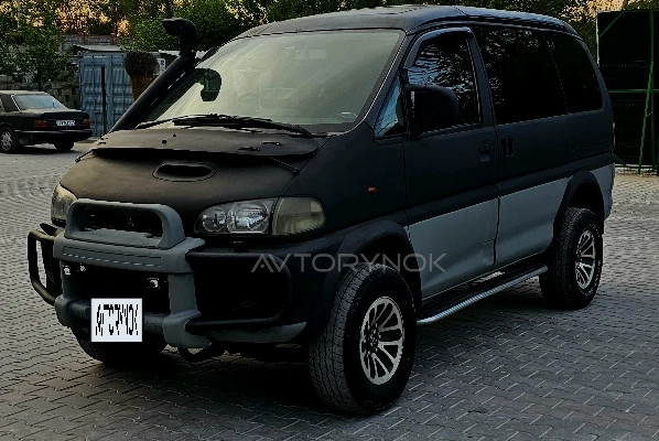 Mitsubishi Delica 1994 года