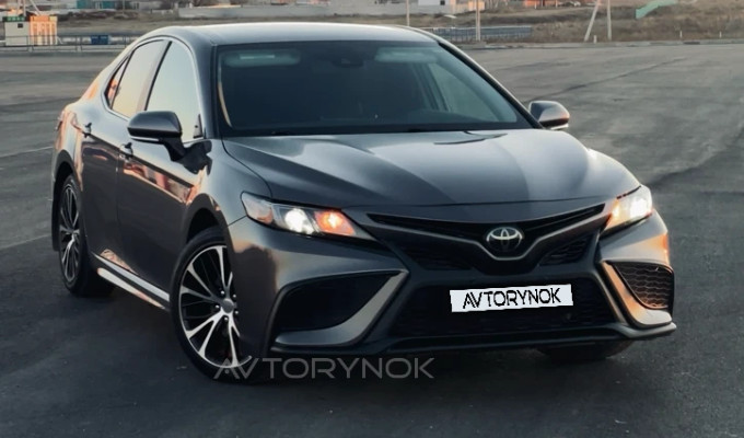 Toyota Camry 2023 года