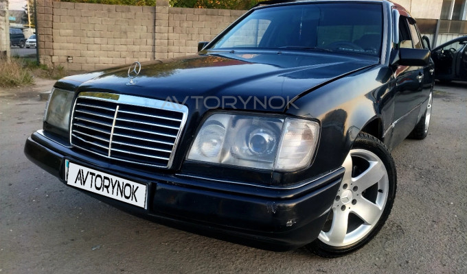 Mercedes-Benz E-Класс 1993 года