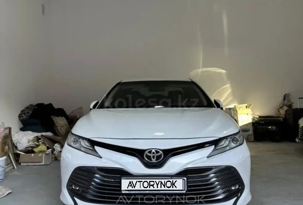 Toyota Camry 2018 года