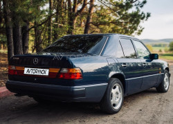 Mercedes-Benz E-Класс 1988 года