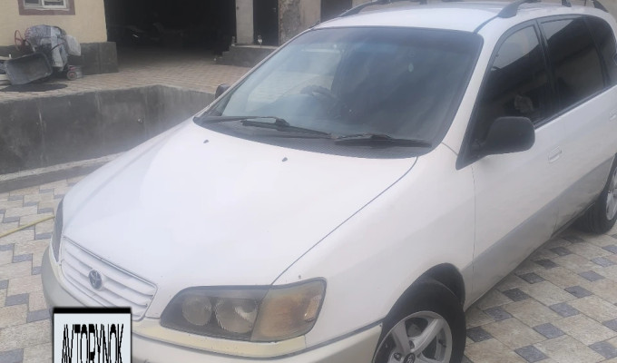 Toyota Ipsum 1997 года
