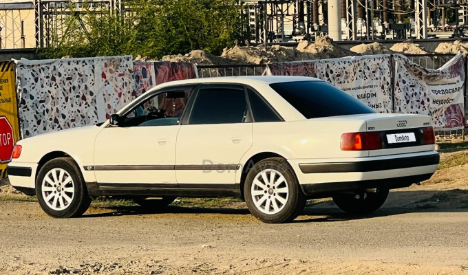 Audi 100 1993 года