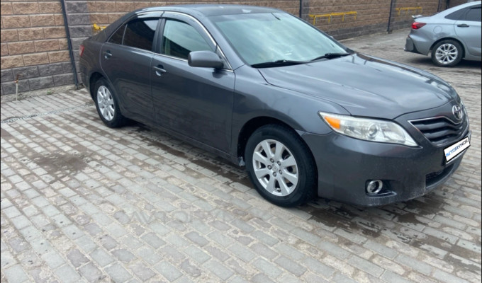 Toyota Camry 2010 года
