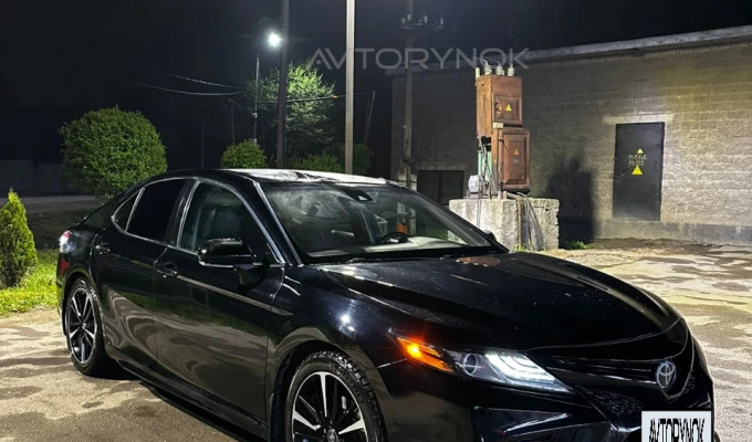 Toyota Camry 2019 года