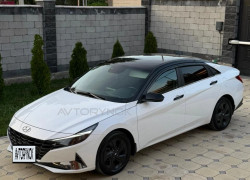 Hyundai Elantra 2021 года