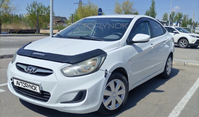 Hyundai Accent 2012 года