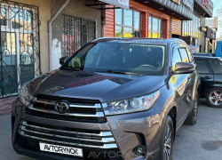 Toyota Highlander 2017 года
