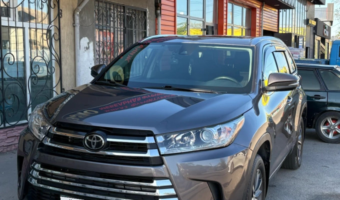 Toyota Highlander 2017 года