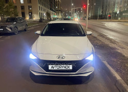 Hyundai Elantra 2023 года