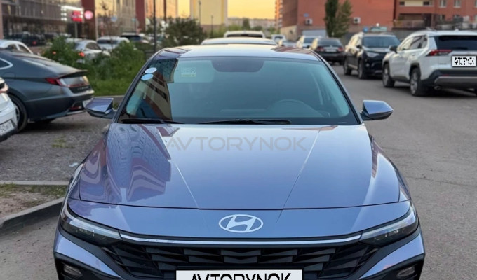 Hyundai Elantra 2023 года