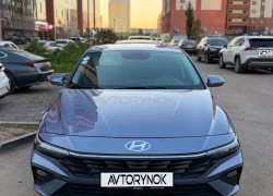 Hyundai Elantra 2023 года