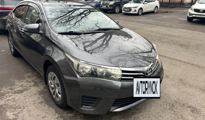 Toyota Corolla 2013 года