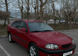 Toyota Avensis 1998 года