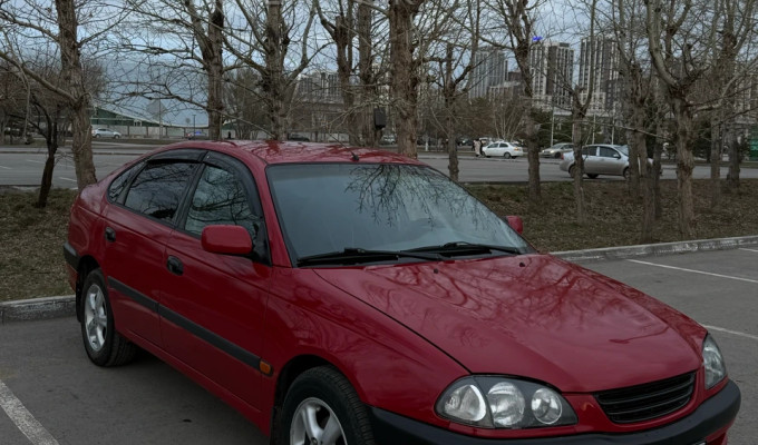 Toyota Avensis 1998 года