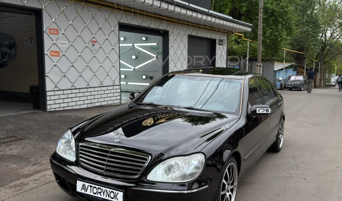 Mercedes-Benz S-Класс 2003 года