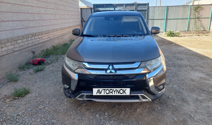 Mitsubishi Outlander 2020 года