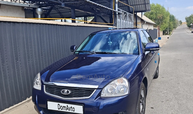 ВАЗ (Lada) Priora 2015 года