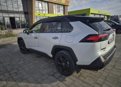 Toyota RAV4 2020 года