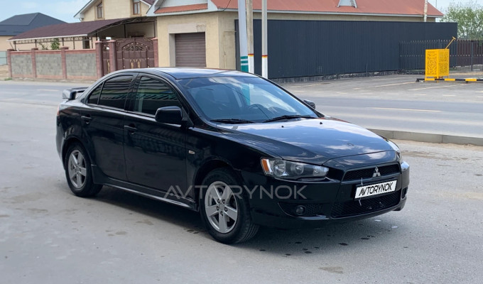 Mitsubishi Lancer 2013 года
