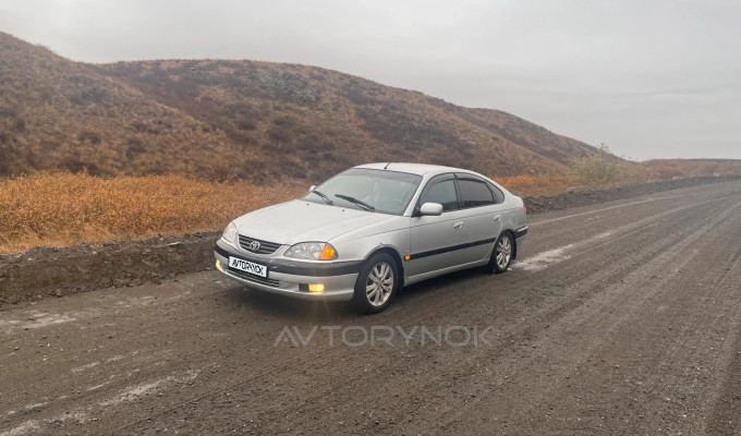 Toyota Avensis 2003 года