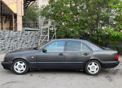 Mercedes-Benz E-Класс 1998 года