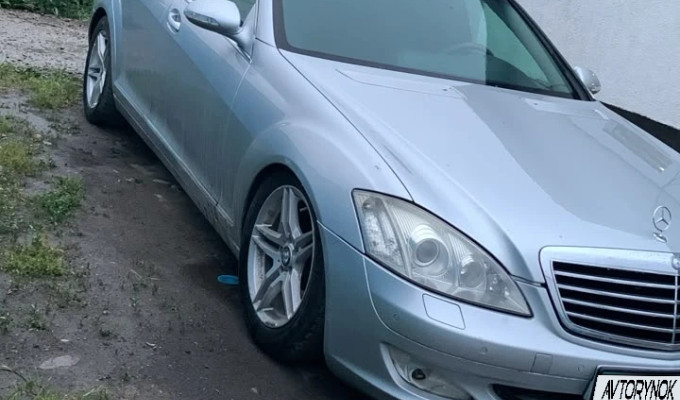 Mercedes-Benz S-Класс 2006 года