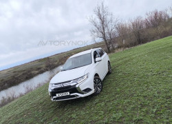 Mitsubishi Outlander 2022 года