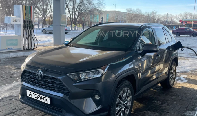 Toyota RAV4 2019 года