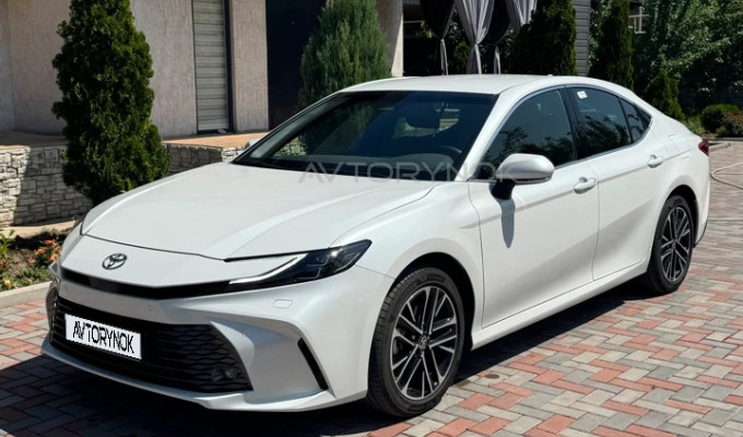 Toyota Camry 2025 года