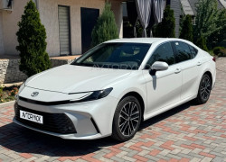 Toyota Camry 2025 года