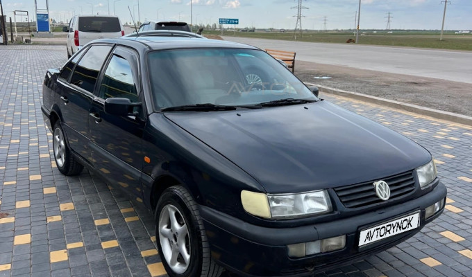 Volkswagen Passat 1993 года