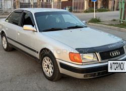 Audi 100 1993 года