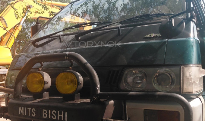 Mitsubishi Delica 1994 года