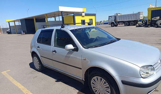 Volkswagen Golf 2000 года