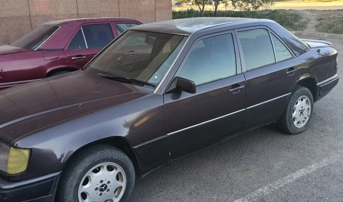 Mercedes-Benz E-Класс 1995 года