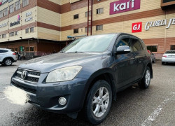Toyota RAV4 2010 года