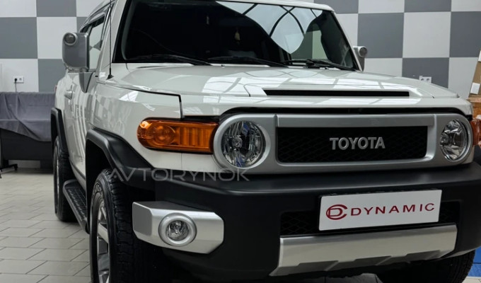 Toyota FJ Cruiser 2020 года