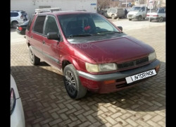 Mitsubishi Space Wagon 1992 года