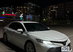 Toyota Camry 2020 года