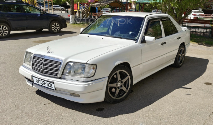 Mercedes-Benz E-Класс 1994 года
