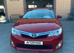 Toyota Camry 2012 года