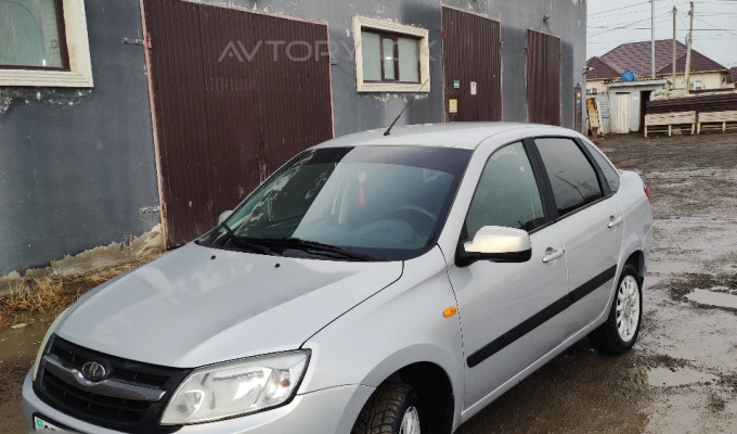ВАЗ (Lada) Granta 2013 года