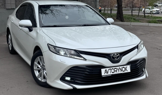 Toyota Camry 2019 года