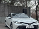 Toyota Camry 2019 года
