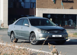 Toyota Camry 2005 года