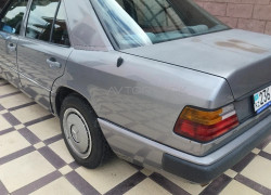 Mercedes-Benz E-Класс 1989 года